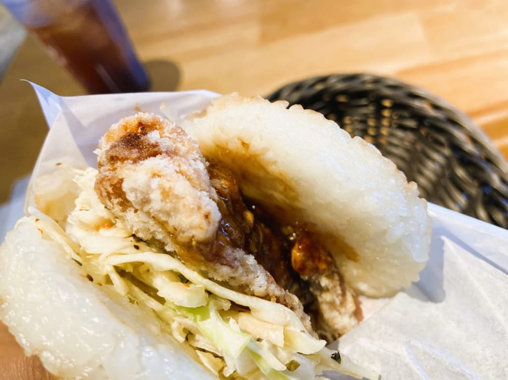 白米バンズが斬新でおいしい♪コメコメバーガー長尾店
