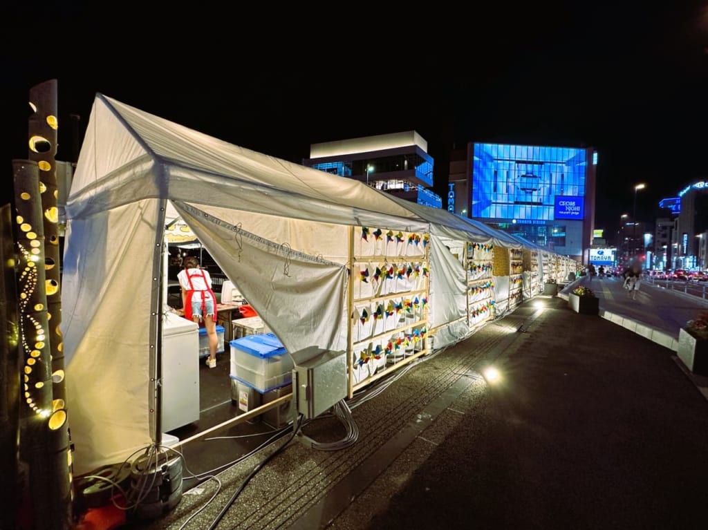 光と音楽と。お酒で都心の夏祭り！８月１３日（日）まで春吉橋で『 CROSS NIGHT MARKET 』開催中です。