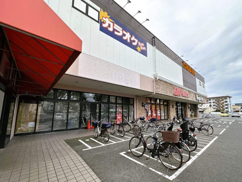 神松寺２丁目、長尾センタープラザに ”本格ピザのお店” がオープンしますよ♪