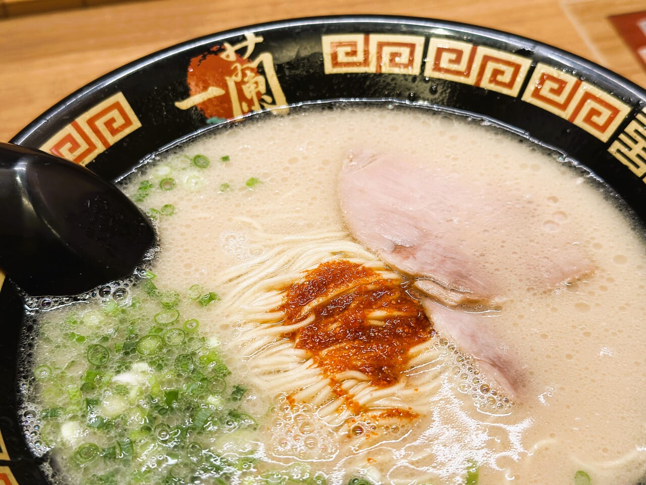 天然とんこつラーメン専門店『 一蘭 小戸店 』、リニューアルオープンは８月２０日（火）です。