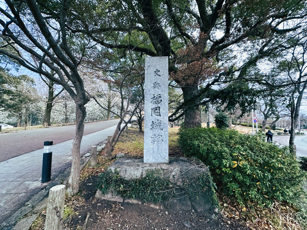 ２０２４年春に開催された、舞鶴公園・福岡城「幻の天守閣」ライトアップが、２０２５年も開催されますよ。